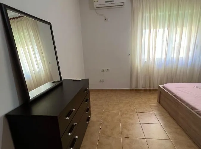 Апартаменты Kune,shengjin