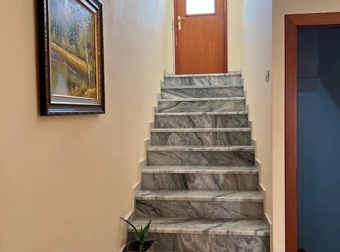 Kune,shengjin Apartmán