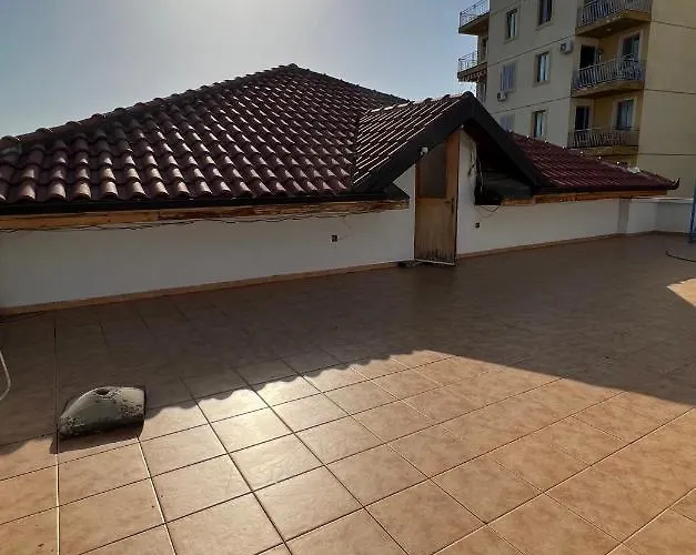 Kune,shengjin Apartmán *